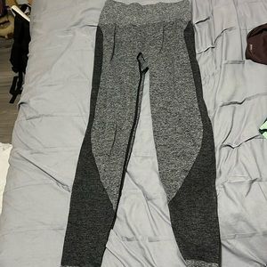 Grey Pink Active leggings. Size small.